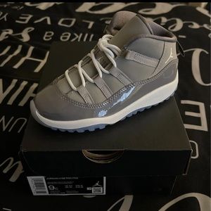 Jordans 11 Retro (Cool Greys)